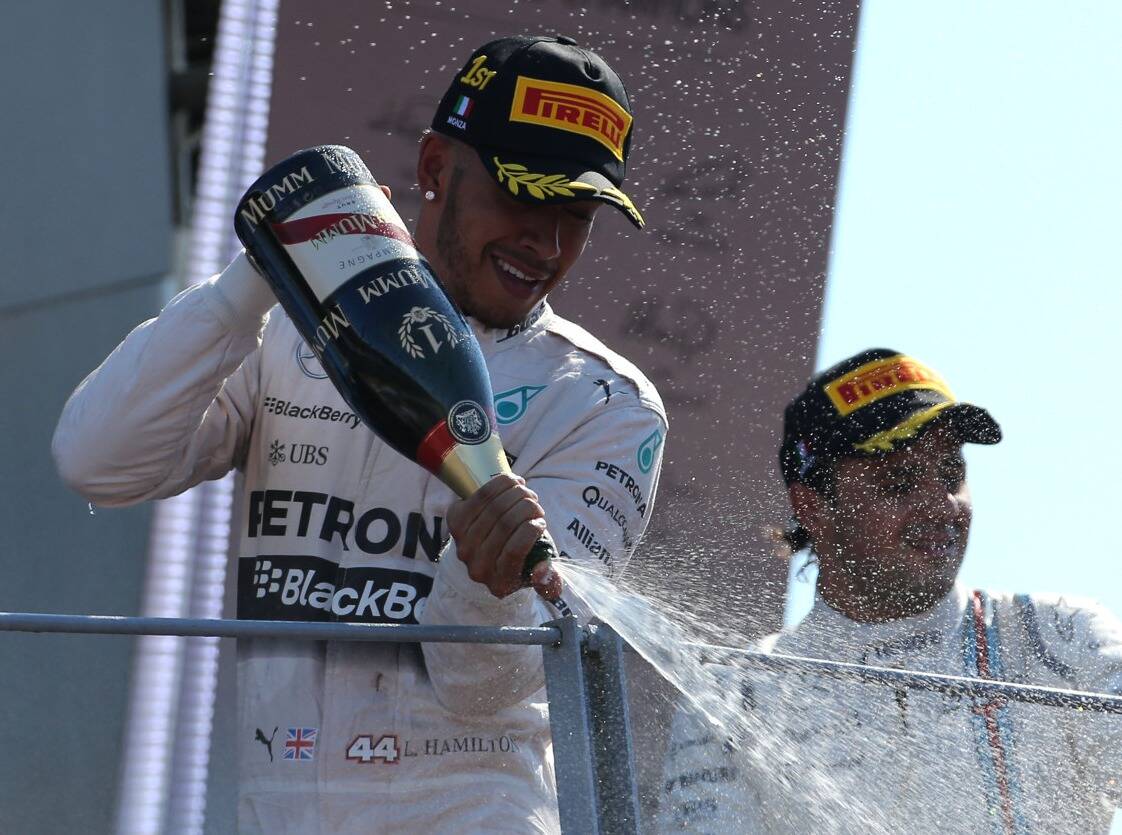 Foto zur News: Lewis Hamilton: Kein Druck trotz Angriff auf Senna-Bestmarken
