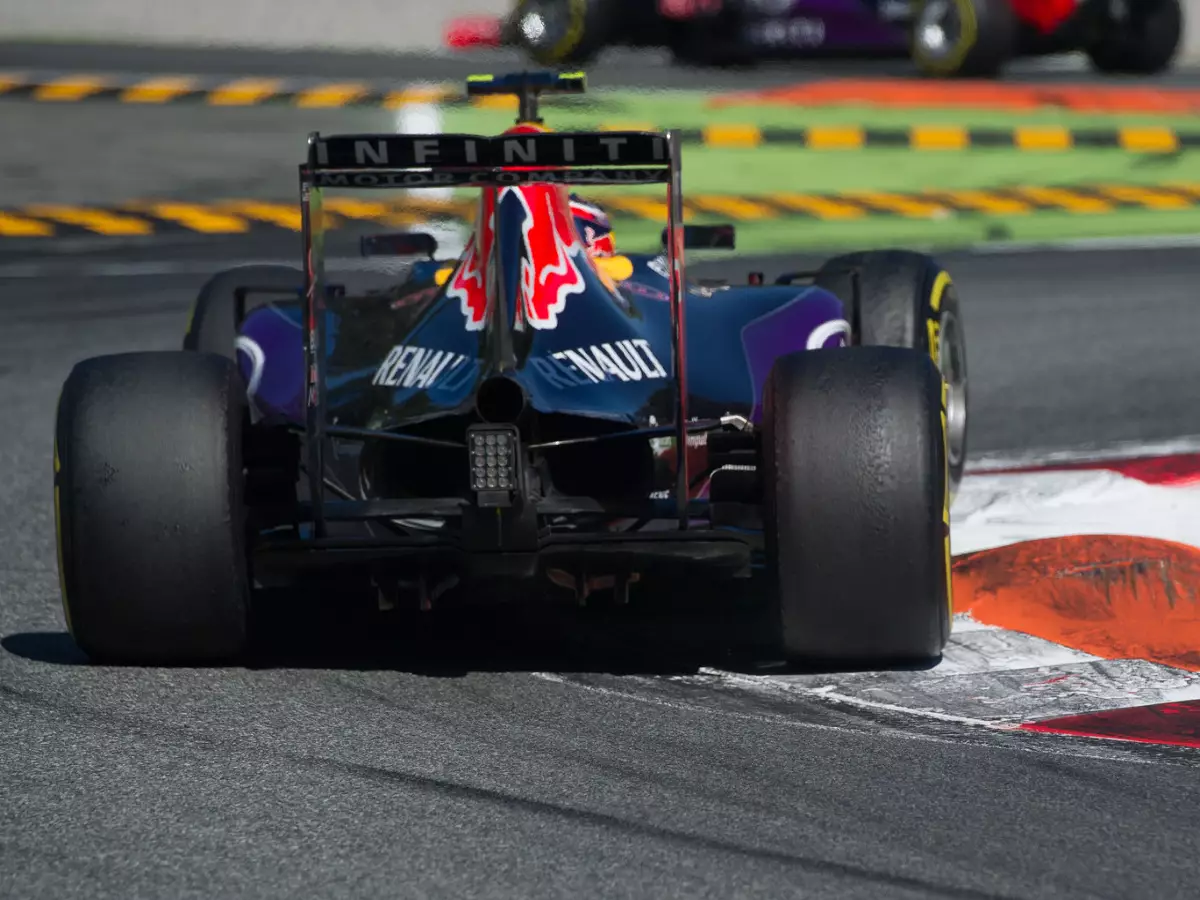 Foto zur News: Kein Motor, keine Formel 1: Red Bulls Start 2016 in Gefahr?
