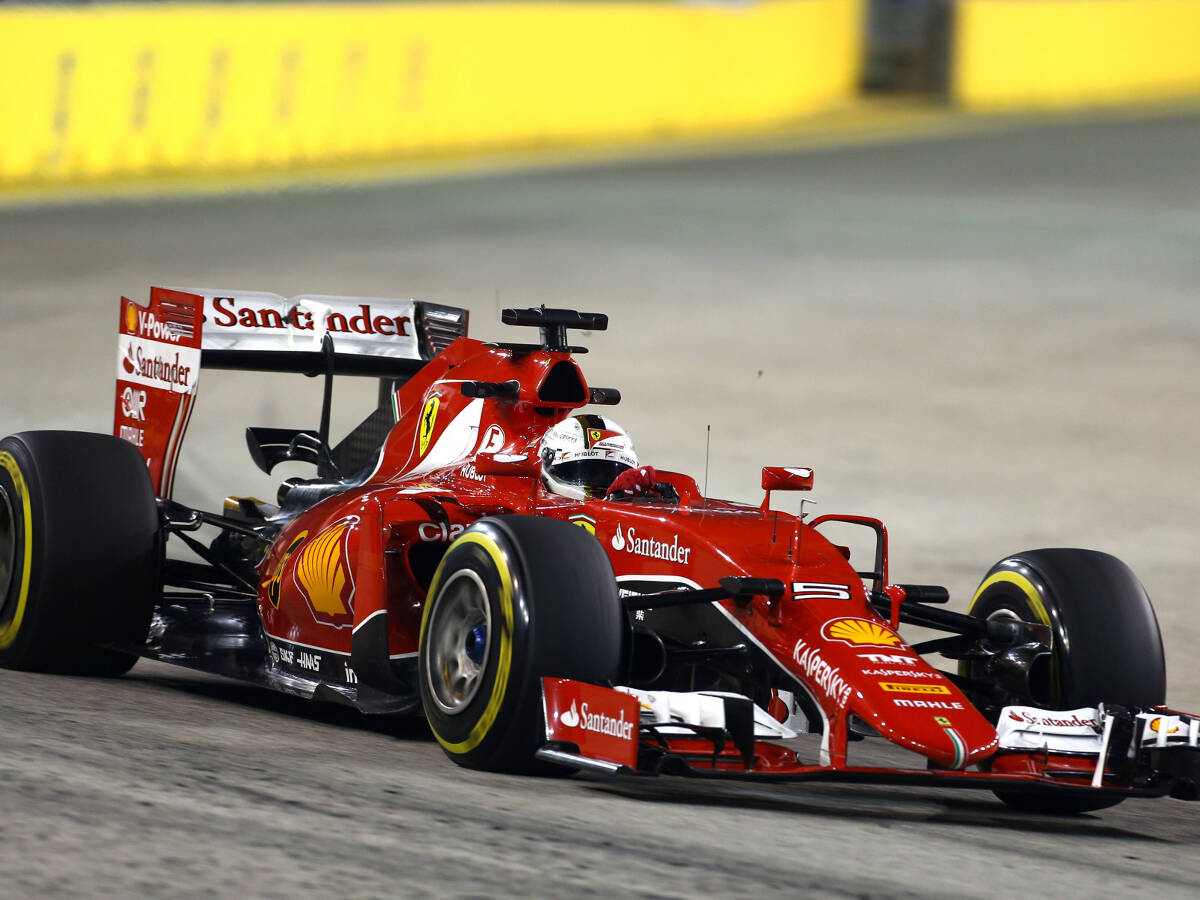 Foto zur News: Formel 1 Singapur 2015: Vettel mit Pole-Premiere im Ferrari