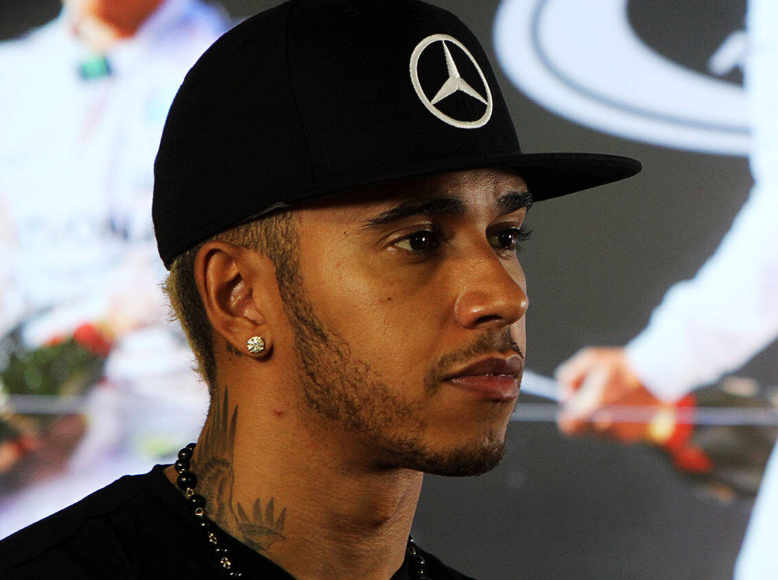 Foto zur News: Von wegen Kritik am Team: Lewis Hamilton rügt Journalisten