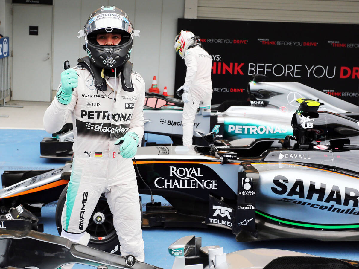 Foto zur News: Rosberg strahlt auf Pole, Hamilton hadert: "War bereits vorn"