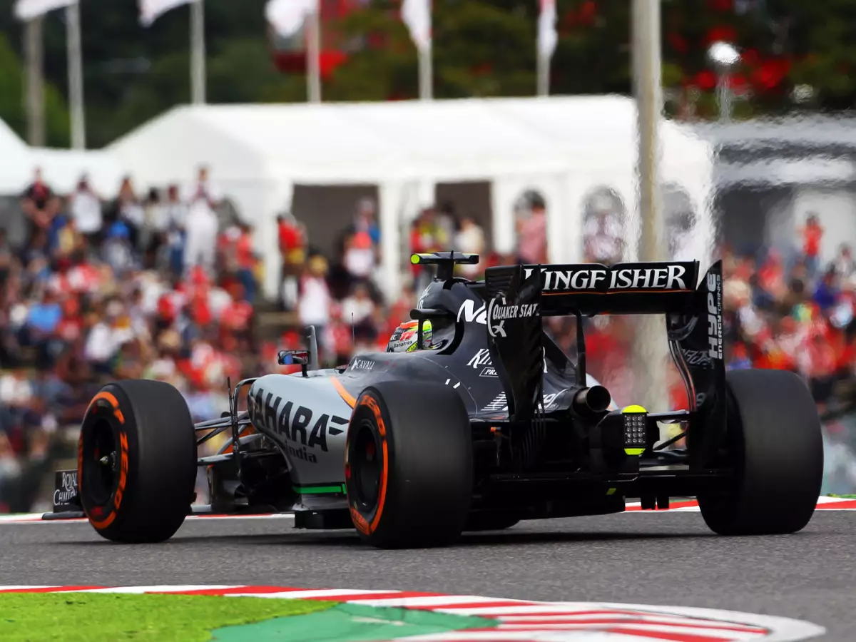 Foto zur News: Gefährliches Mittelfeld: Force India von roter Flagge gestoppt