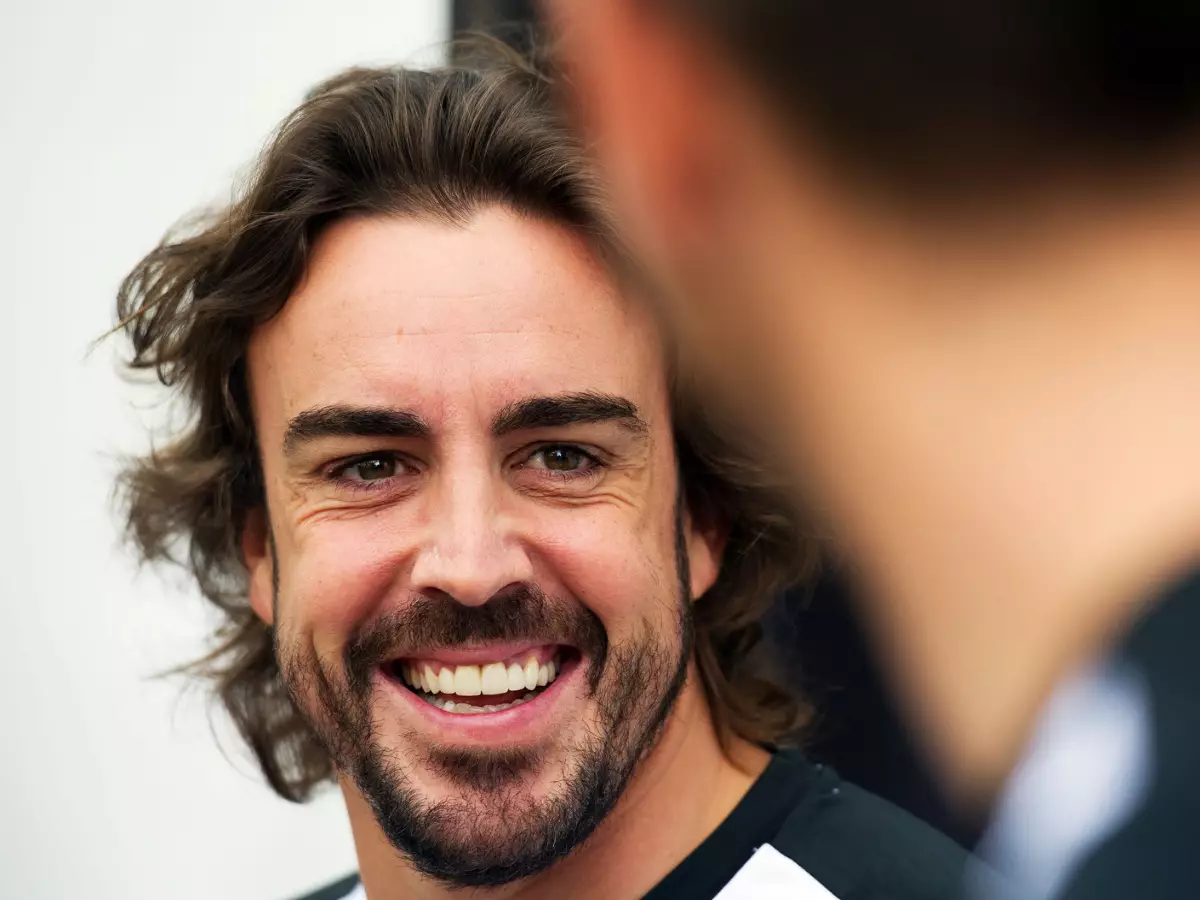 Fernando Alonso Foto zur News: Briatore rudert zurück: Alonso zu 100 Prozent bei McLaren