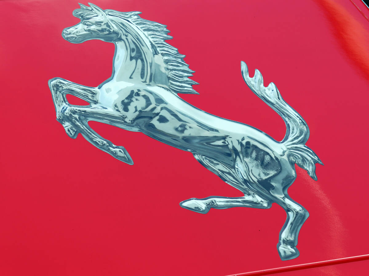 Foto zur News: Rot gegen Silber 2016: Ferrari bereit für Duell der Giganten