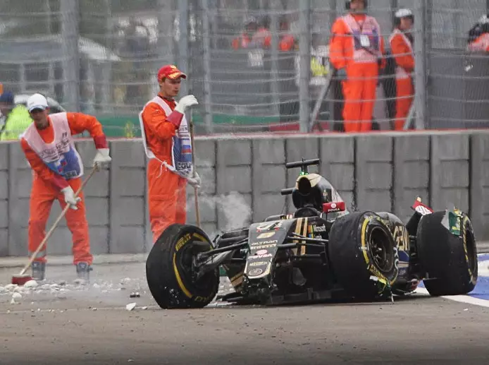 Foto zur News: Romain Grosjeans Horrorunfall: Sogar Sitz ging kaputt