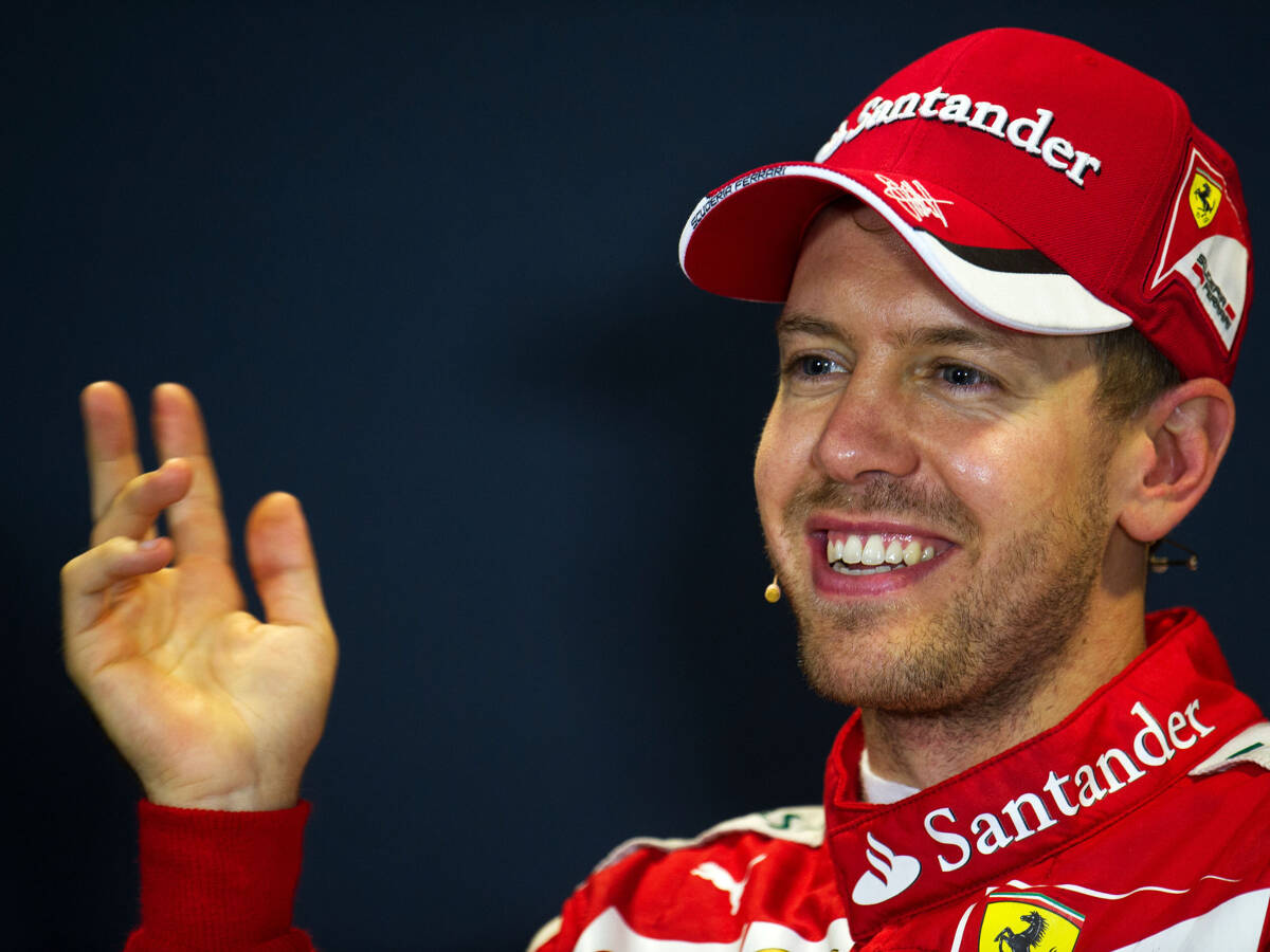 Foto zur News: Sebastian Vettel trotzt Strafversetzung: "Ist doch positiv!"