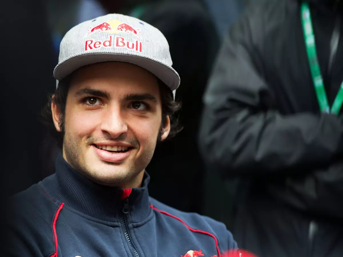 Foto zur News: Carlos Sainz nach Horrorunfall in Sotschi "mehr als fit"