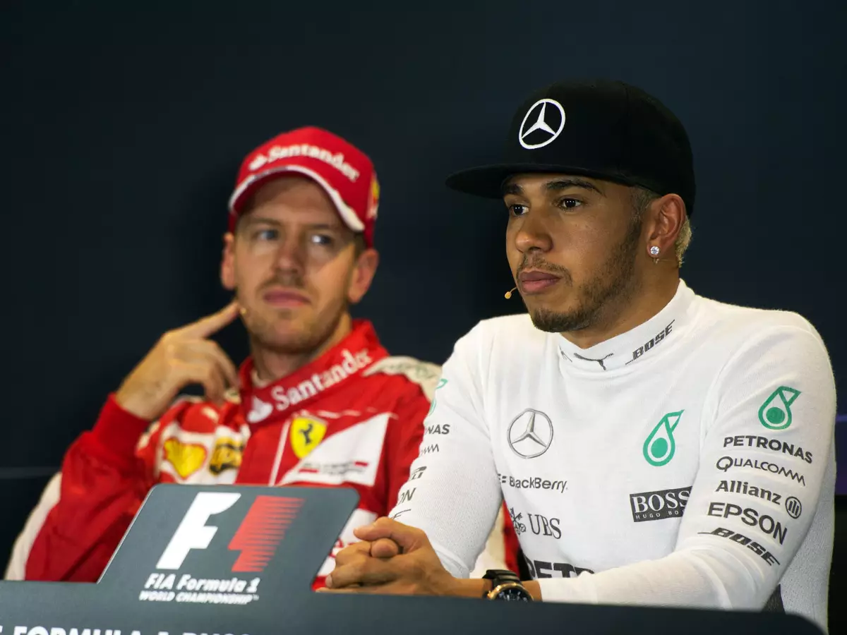 Lewis Hamilton, Sebastian Vettel Foto zur News: Vettel: Keine Angst, dass Hamilton meine Rekorde bricht