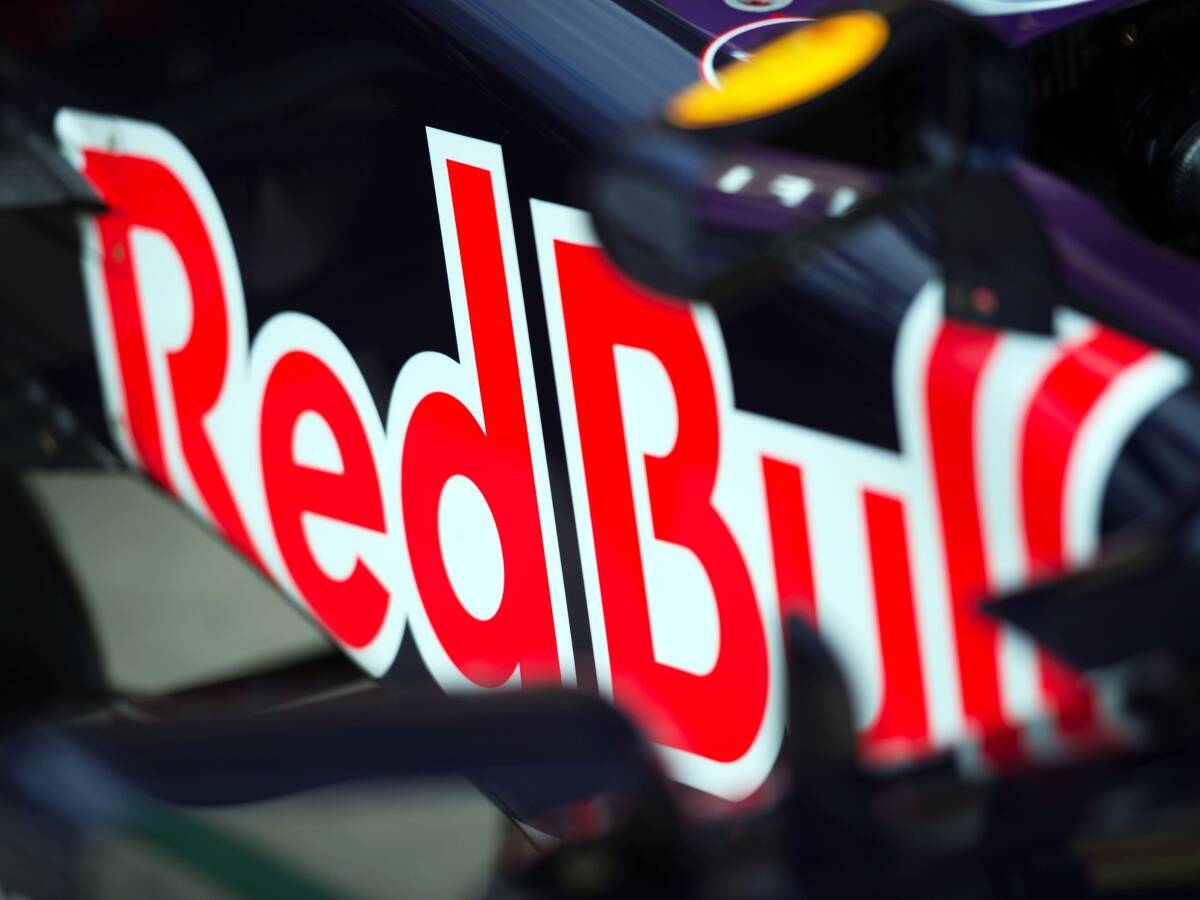 Foto zur News: Red Bull: Mit 30-Millionen-High-Tech Mercedes überholt