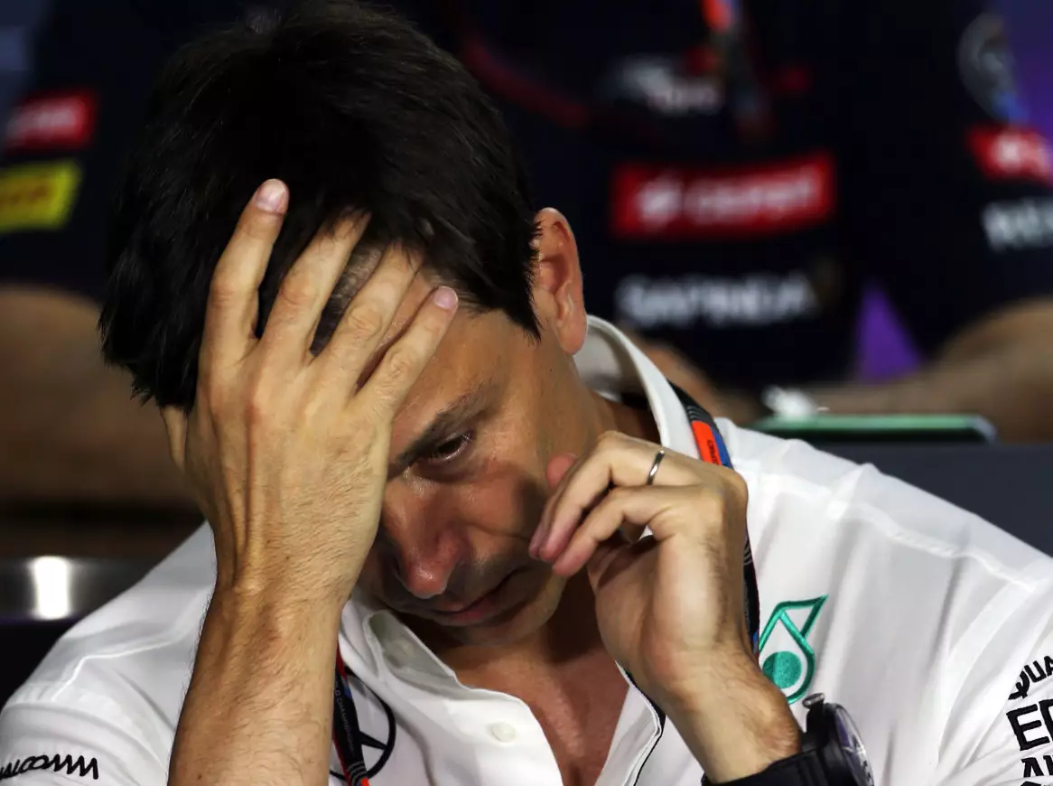 Toto Wolff Foto zur News: Red-Bull-Teamchef stichelt: Schwänzte Toto Wolff die PK?