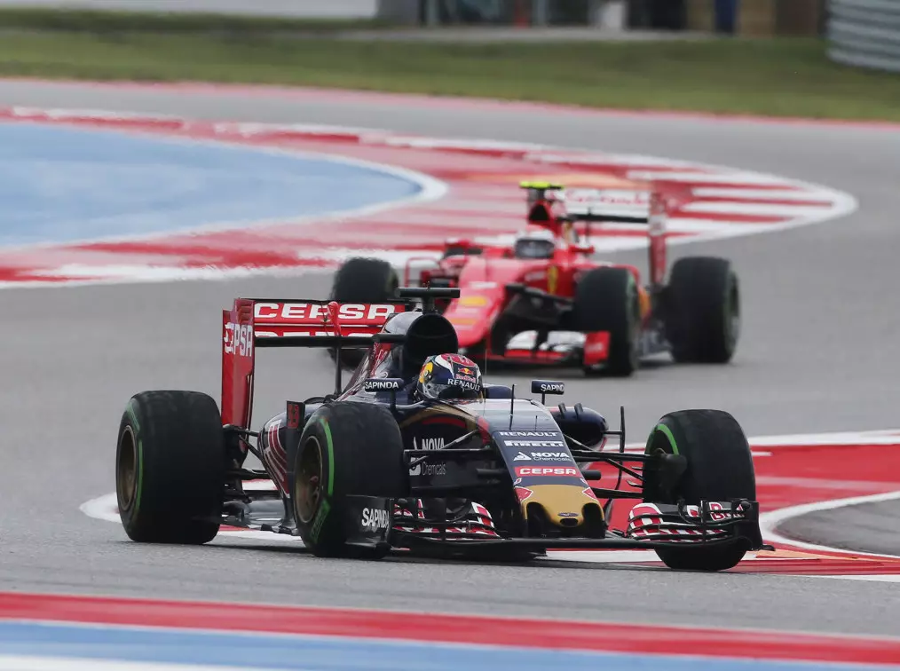 Max Verstappen Foto zur News: Kinderüberraschung: Viertplatzierter Verstappen ärgert Ferrari