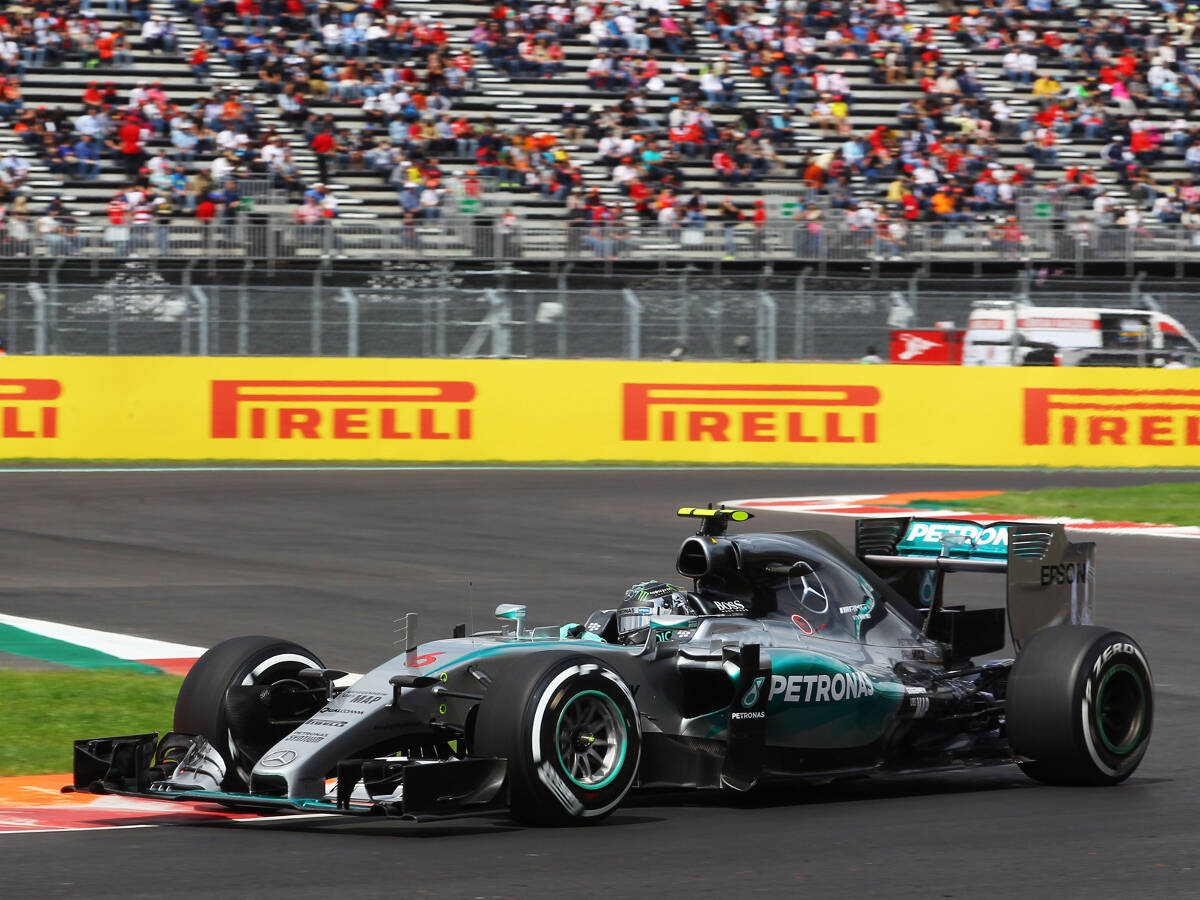 Foto zur News: Formel 1 Mexiko 2015: Nico Rosberg meistert Rutschpartie