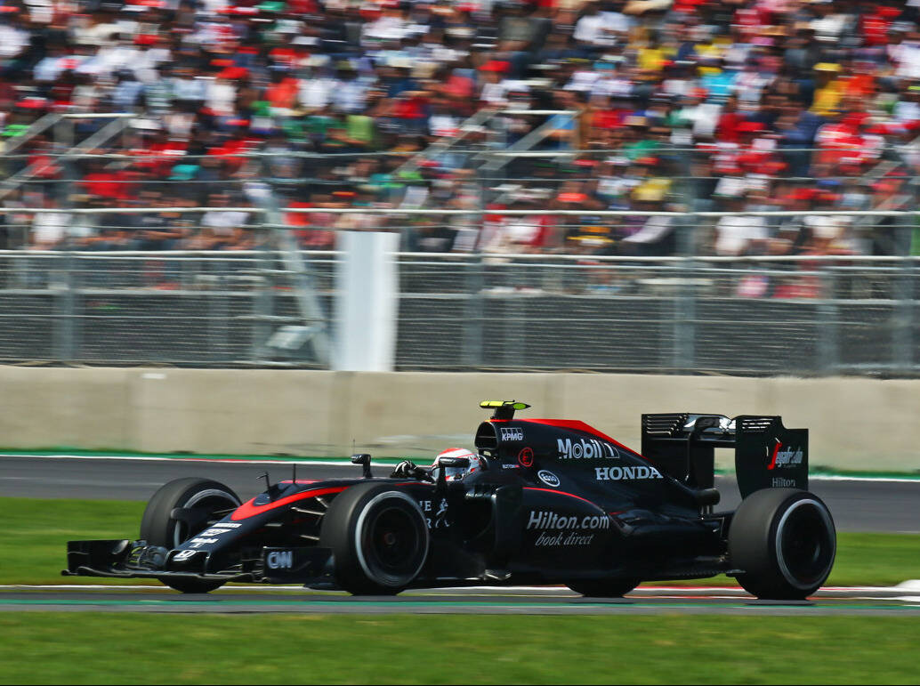 Foto zur News: Button nach McLaren-Blamage: "Ich winkte zum Abschied"