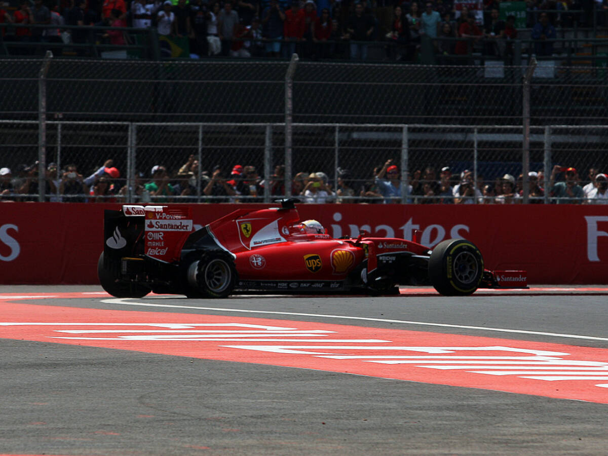 Foto zur News: Vettel außer Rand und Band: Alonso wundert sich