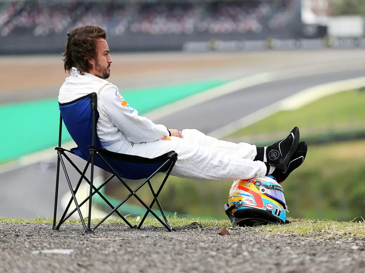 Fernando Alonso Foto zur News: Fernando Alonso schließt Formel-1-Auszeit nicht aus