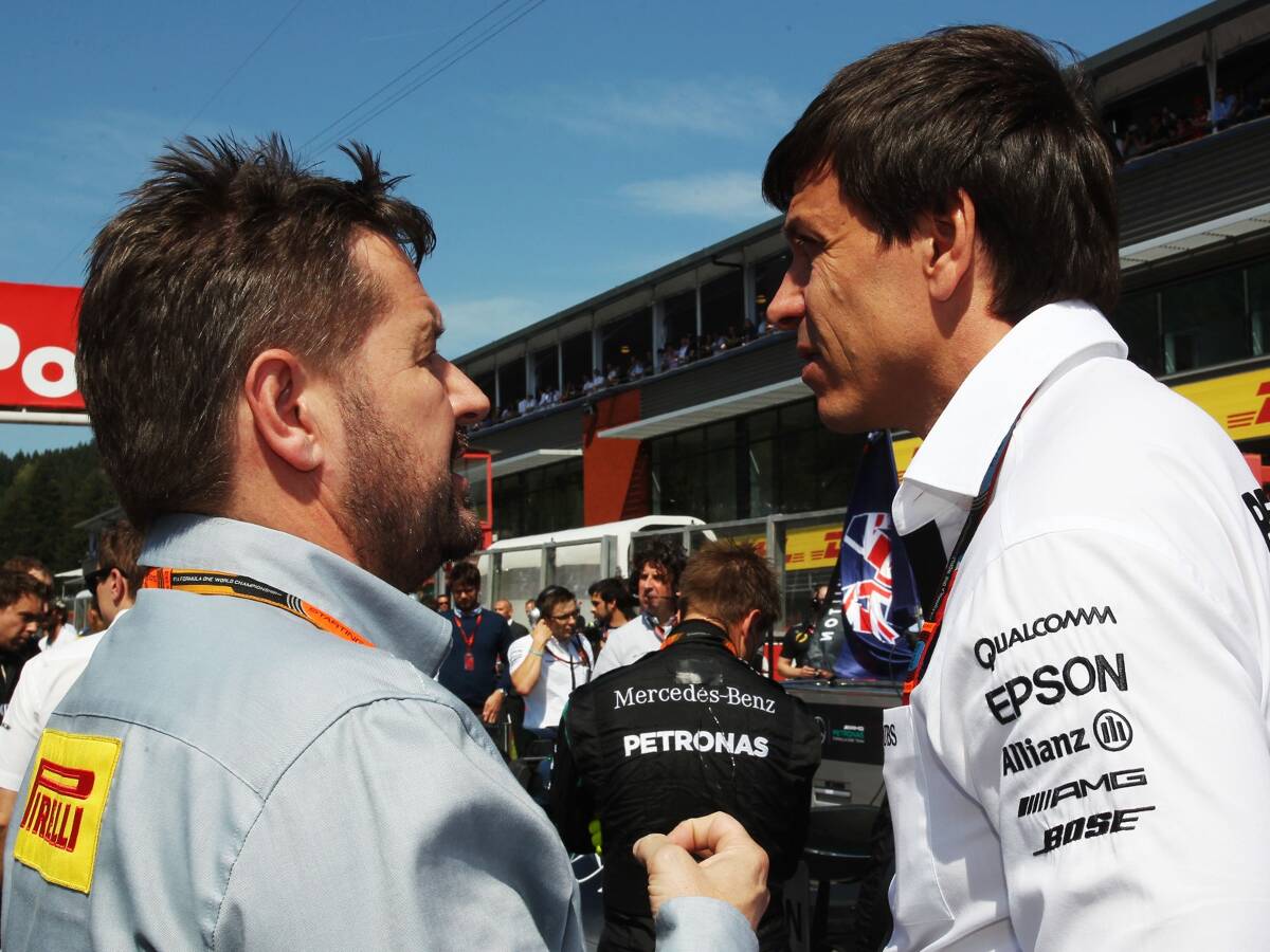Foto zur News: Pirelli pflichtet Mercedes bei: "Wird 2017 Probleme geben"