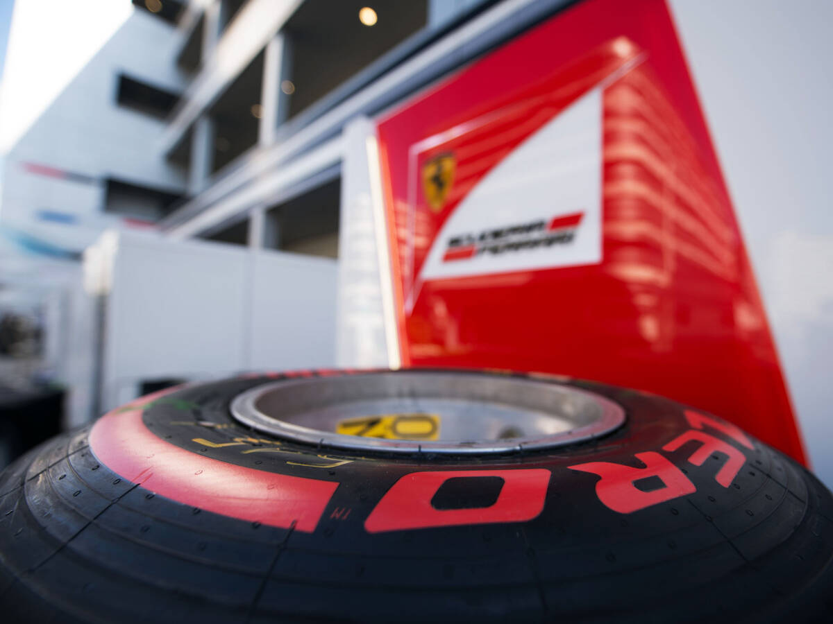 Foto zur News: Pirelli in Abu Dhabi: Weichste Wahl für seltsame Verhältnisse
