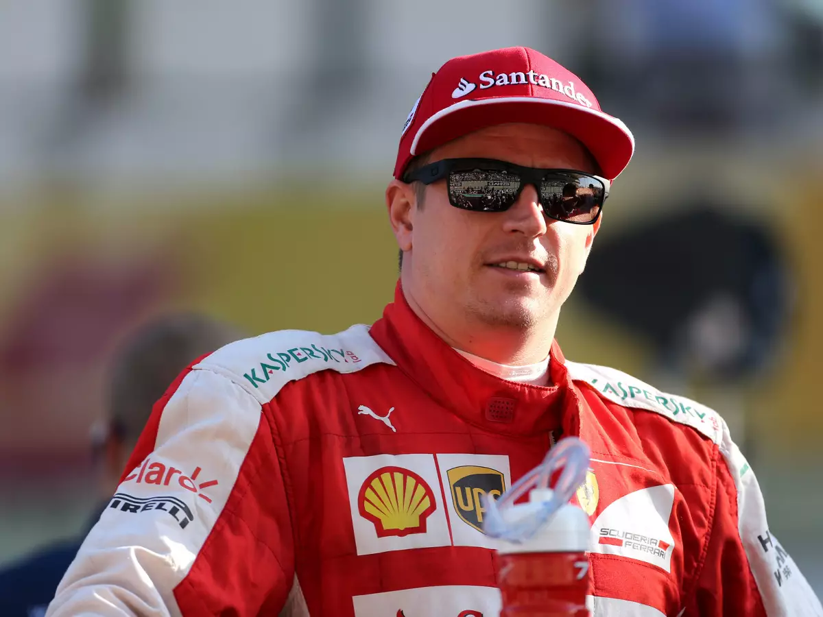 Kimi Räikkönen Foto zur News: Sein sechstes Mal mit Ferrari: Räikkönens Erwartungen 2016