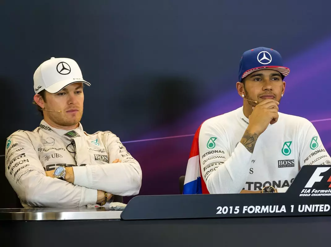 Nico Rosberg, Lewis Hamilton, Sebastian Vettel Foto zur News: Mercedes: Wie lange geht es mit Rosberg und Hamilton gut?