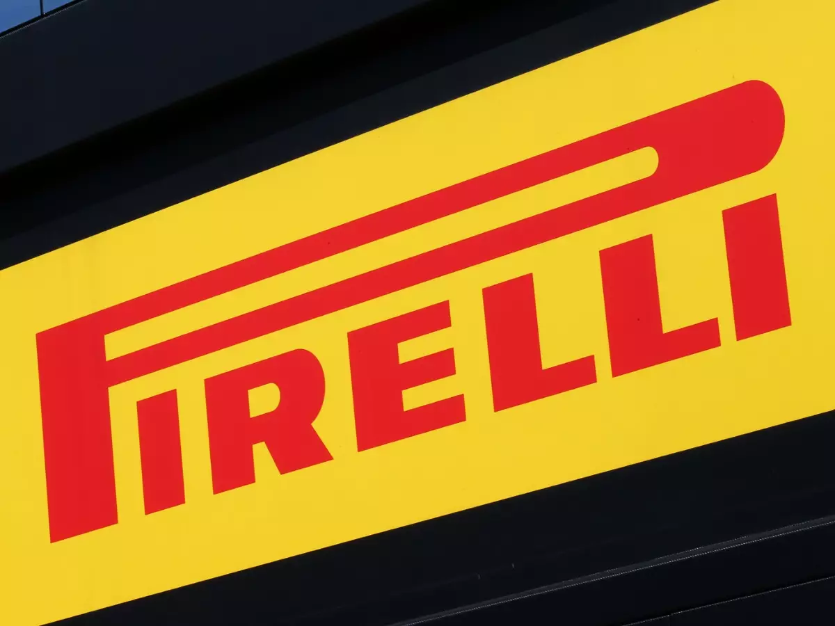 Pirelli-Logo Foto zur News: Pirelli: Die neuen Formel-1-Reifenregeln 2016 im Überblick