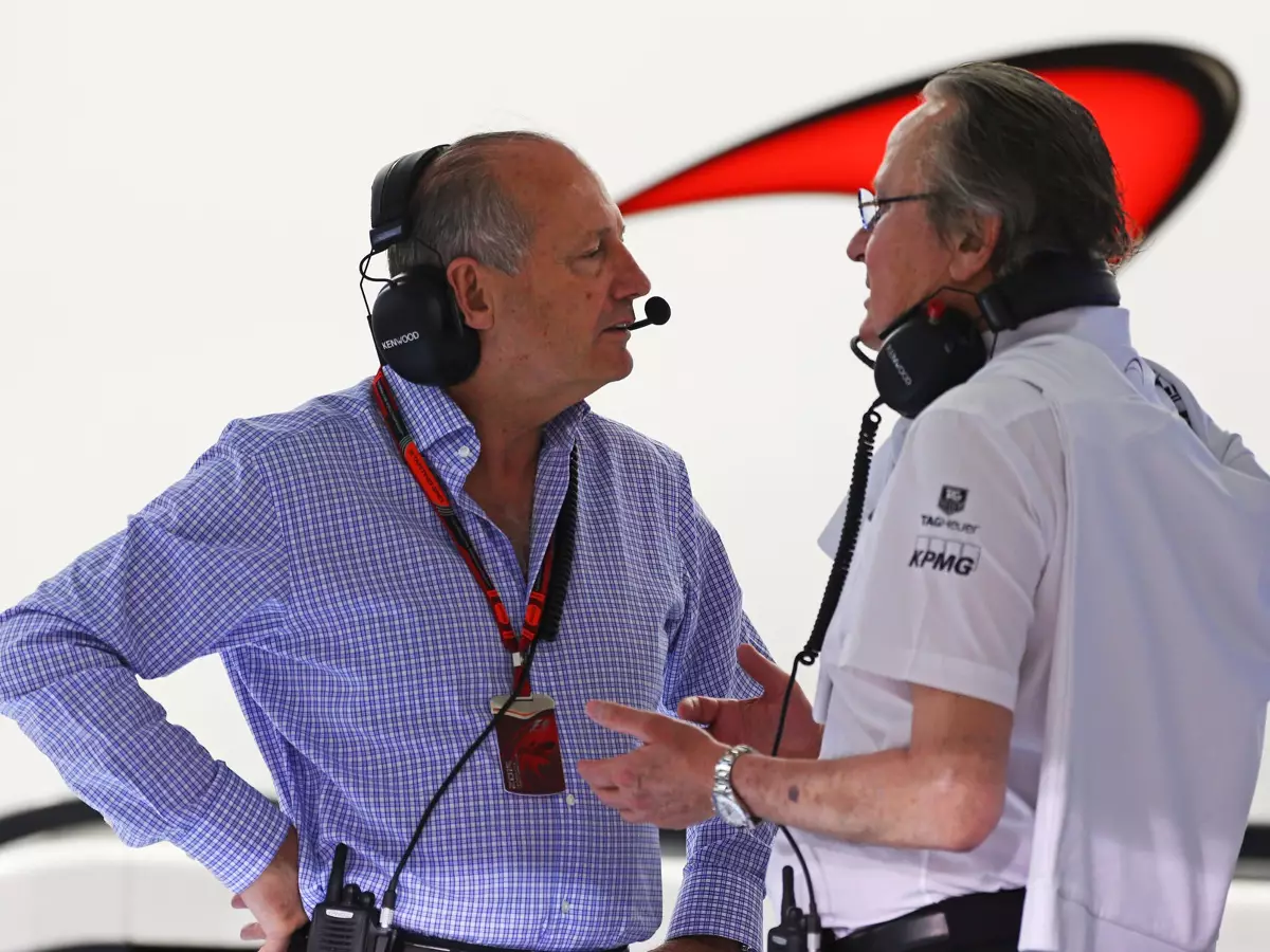 Ron Dennis, Mansour Ojjeh Foto zur News: Nach Santander-Deal: McLaren spielt Sponsorenflucht herunter