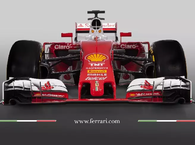 Foto zur News: Formel-1-Autos 2016: Ferrari enthüllt neuen SF16-H