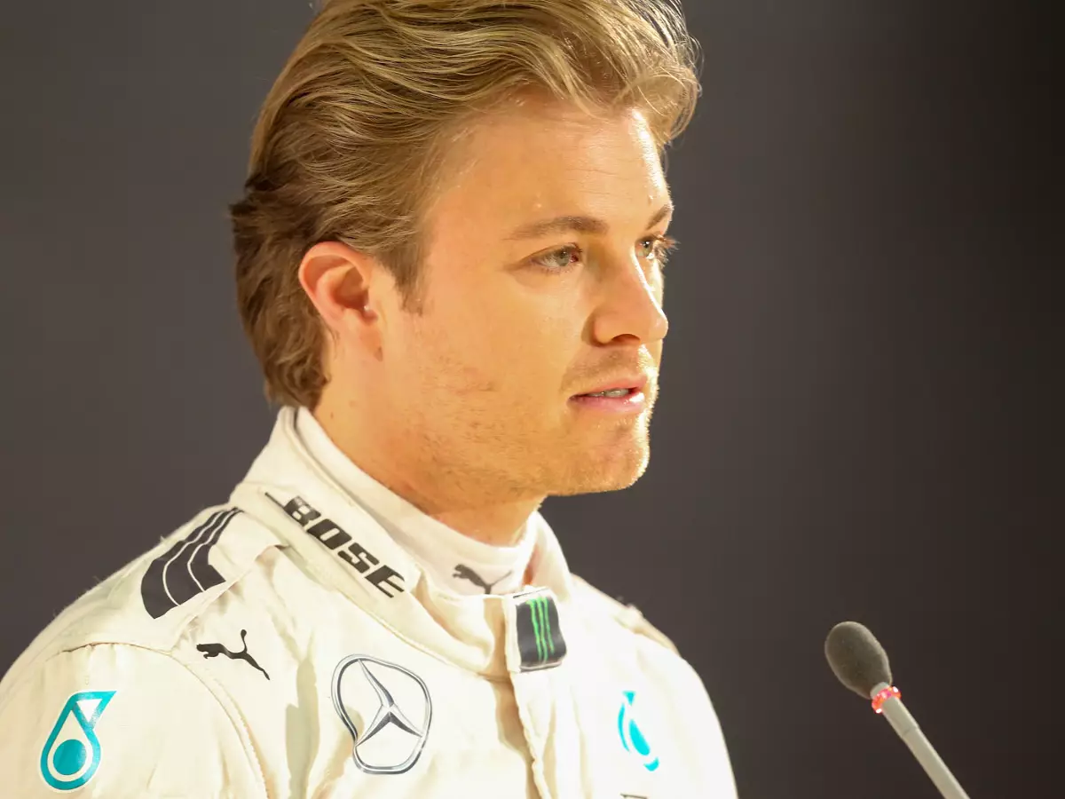 Foto zur News: Verkürzte Testfahrten: Nico Rosberg findet es "unglaublich"