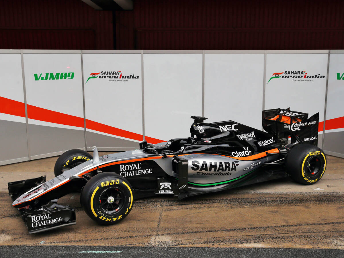 Foto zur News: Formel-1-Autos 2016: Force India enthüllt den VJM09