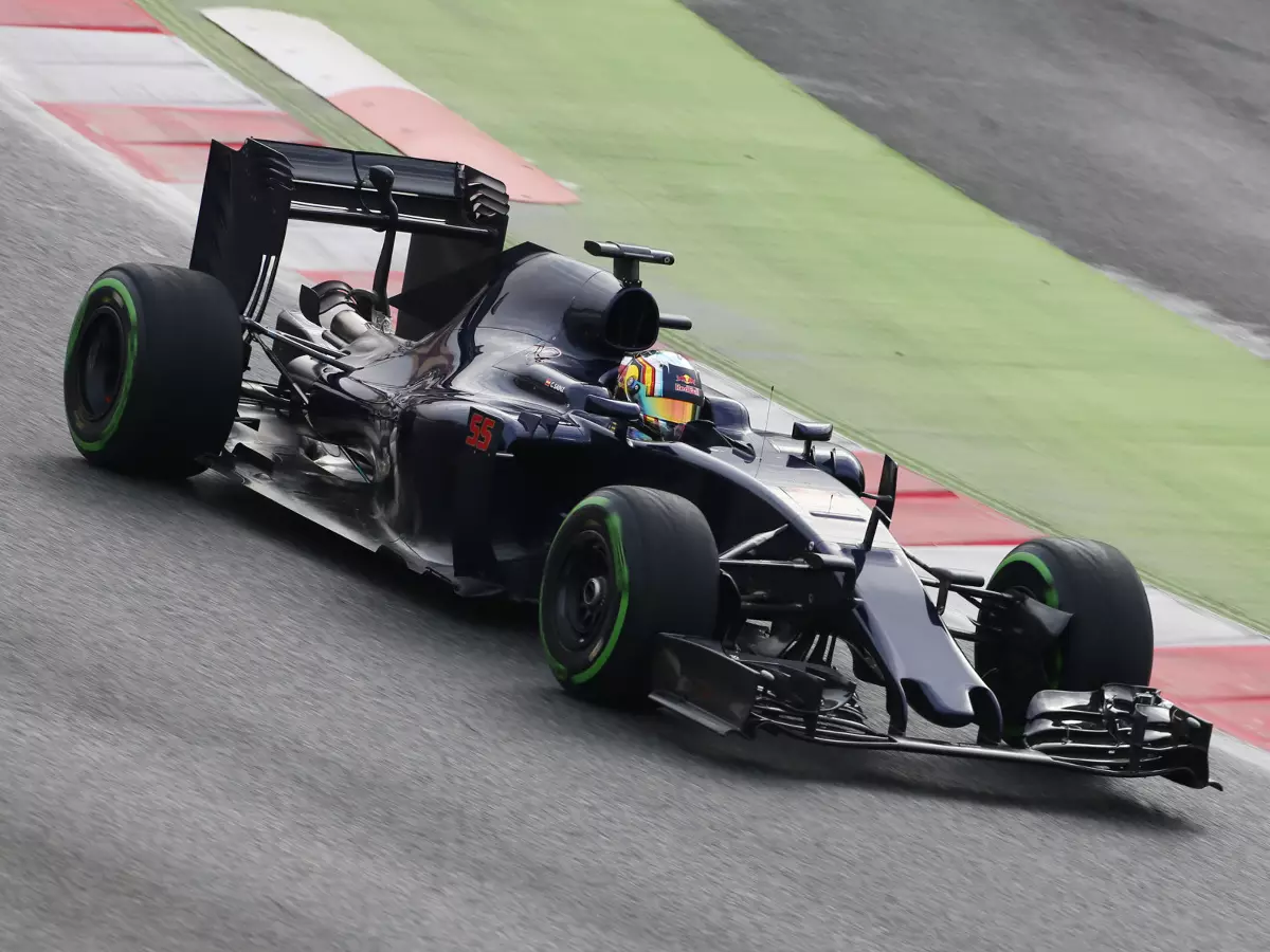 Carlos Sainz Foto zur News: Toro Rosso hält sich bedeckt: Interimslackierung am STR11