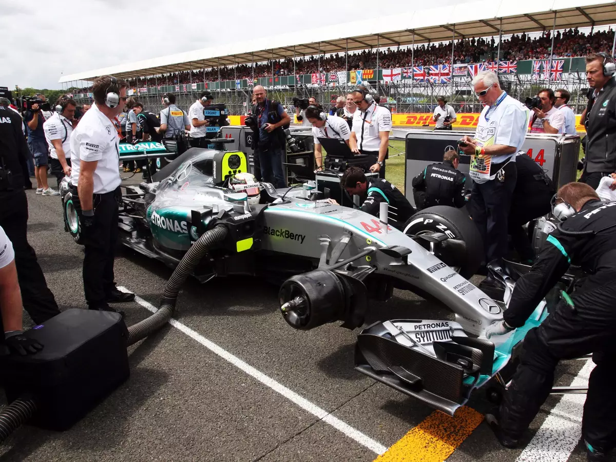 Lewis Hamilton Foto zur News: Formel-1-Qualifying 2016: Der neue Modus unter der Lupe