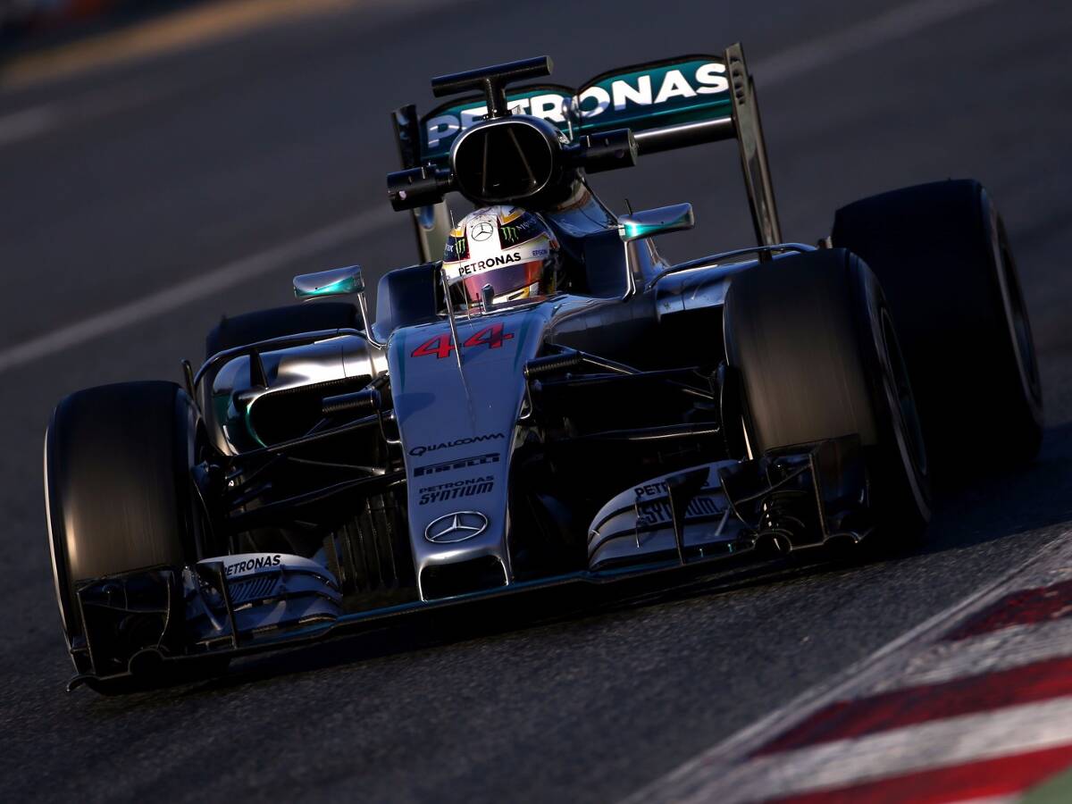 Foto zur News: Warum Mercedes den Test zwischen Rosberg/Hamilton teilt