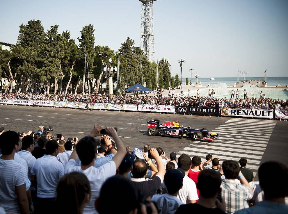 Foto zur News: Video: So rast die Formel 1 im Juni durch Aserbaidschan