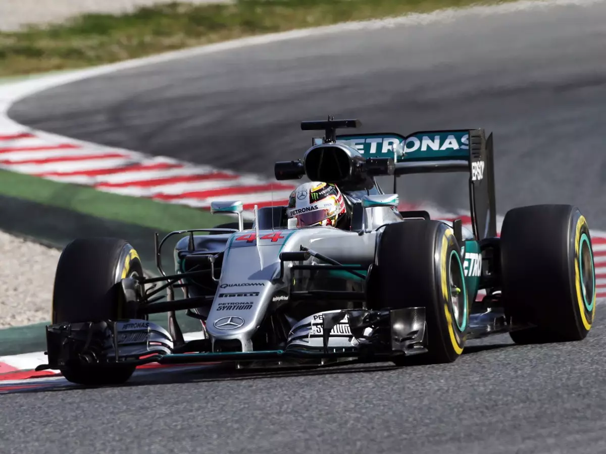 Lewis Hamilton Foto zur News: Probelauf für neuen Quali-Modus war beim Test geplant