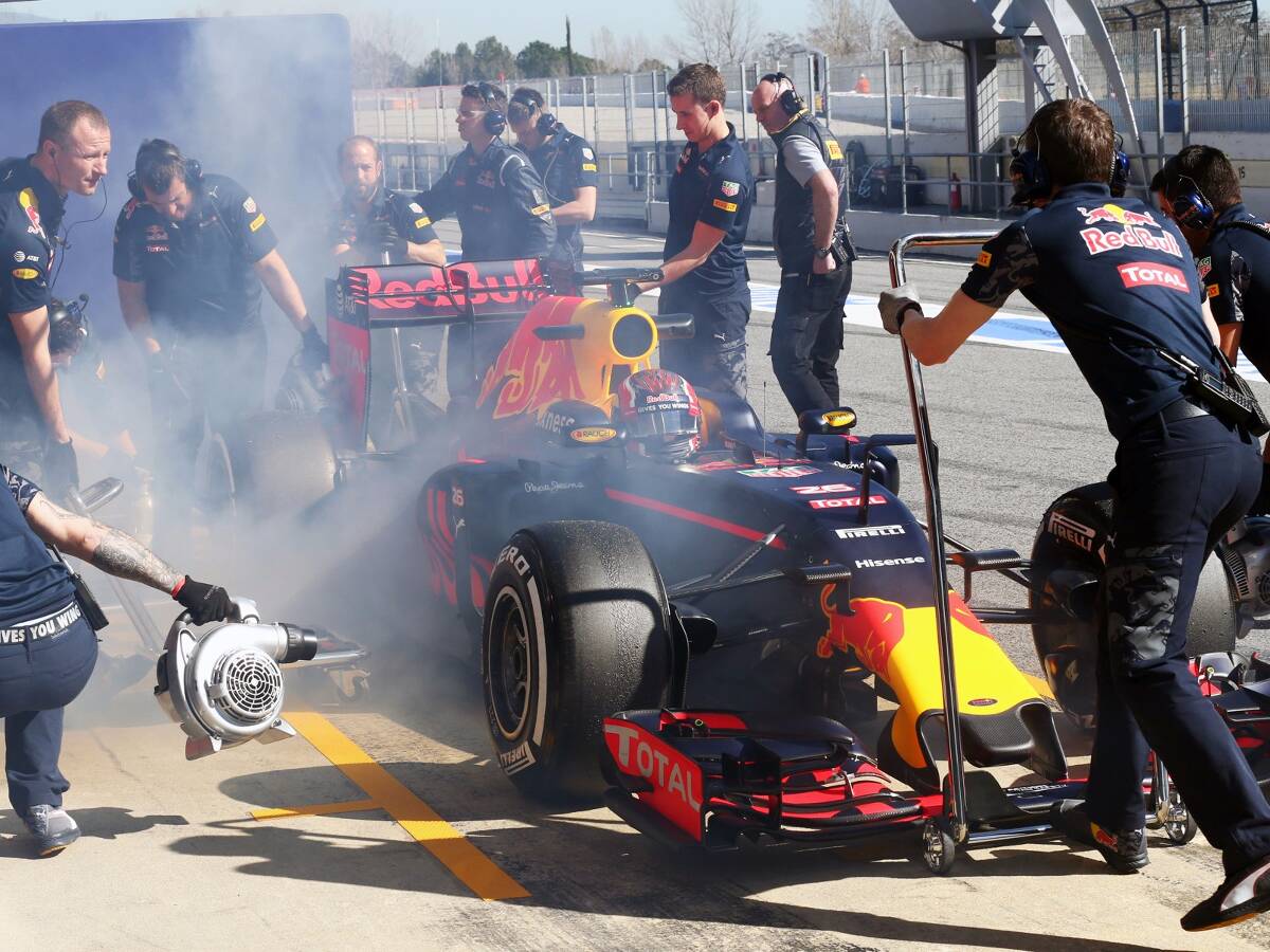 Foto zur News: Bremsdefekt: Daniil Kwjat und Red Bull verlieren wertvolle Zeit