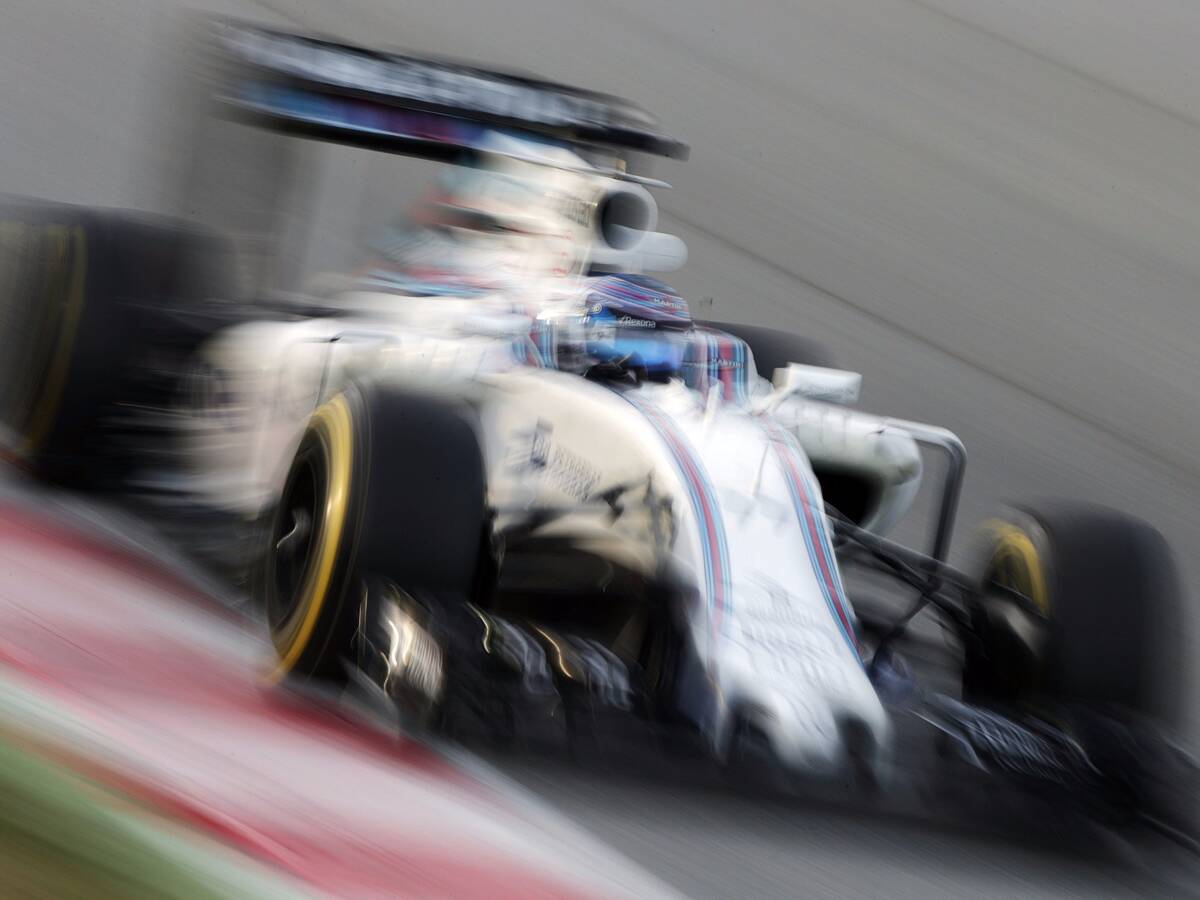 Foto zur News: Selbst auf Ultrasoft hinten: Bottas sieht Mercedes klar vorne