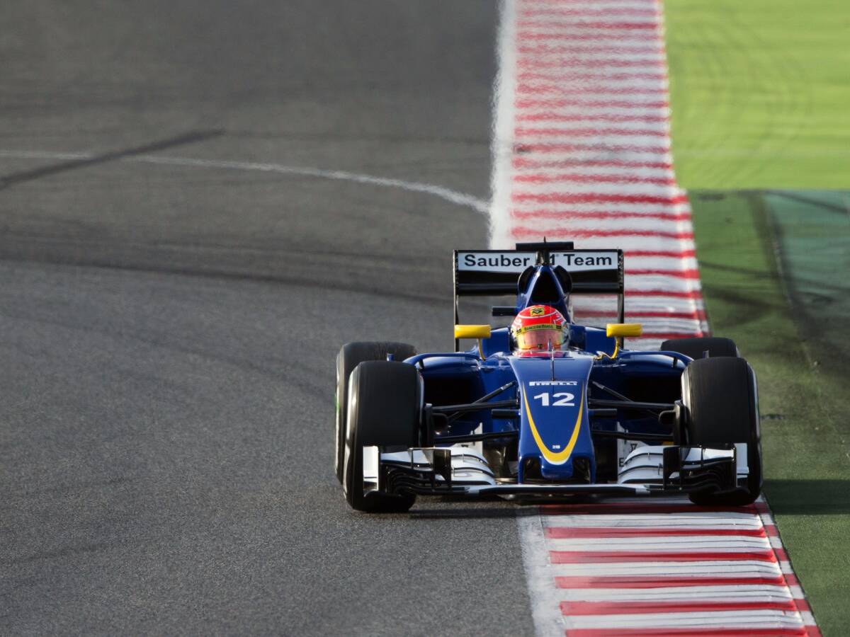 Foto zur News: Problemloses Debüt: Felipe Nasr mit dem Sauber C35 zufrieden