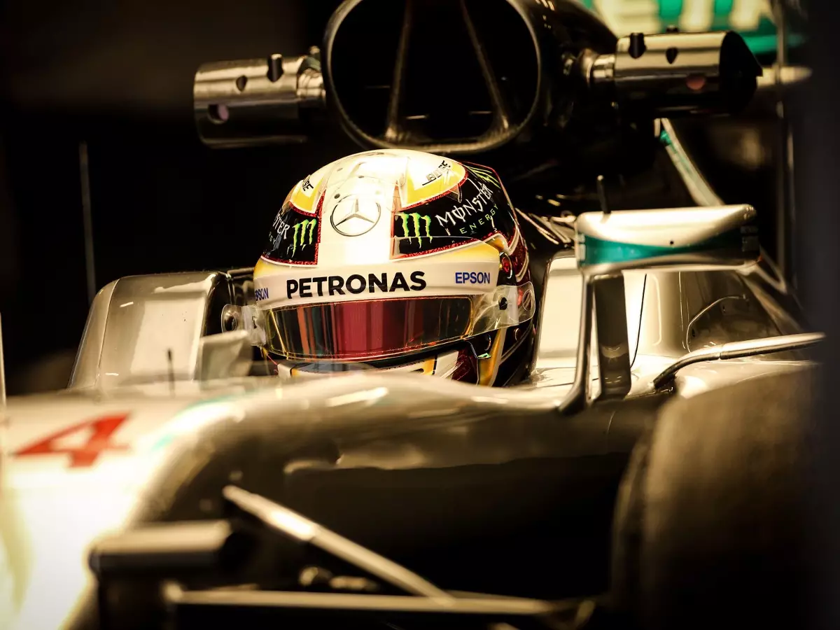 Lewis Hamilton Foto zur News: Lewis Hamilton unzufrieden auf weichen Reifen