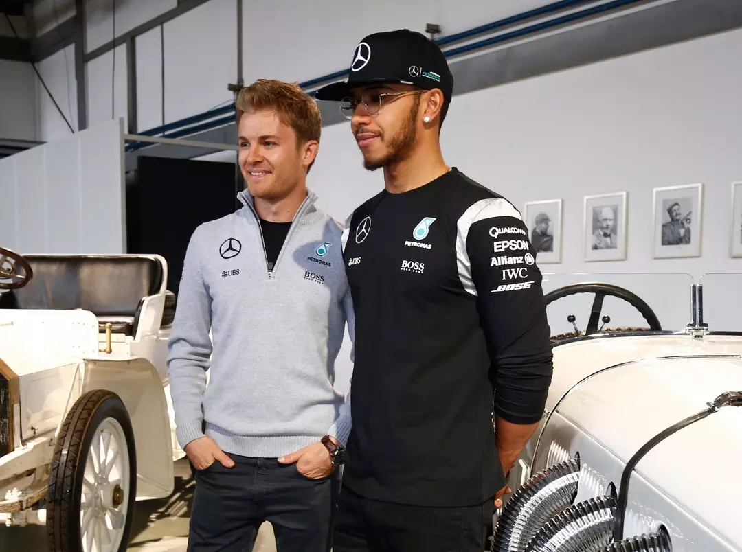 Foto zur News: Video-Interview: Hamilton scherzt über Rosberg-Rivalität