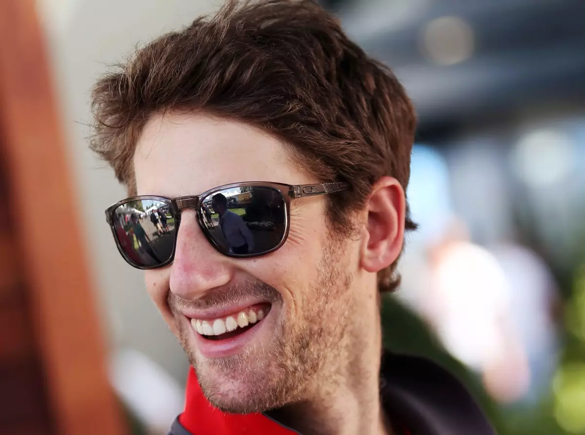 Romain Grosjean Foto zur News: Grosjean: "Froh, dass ich Renault-Overall nicht tragen muss"