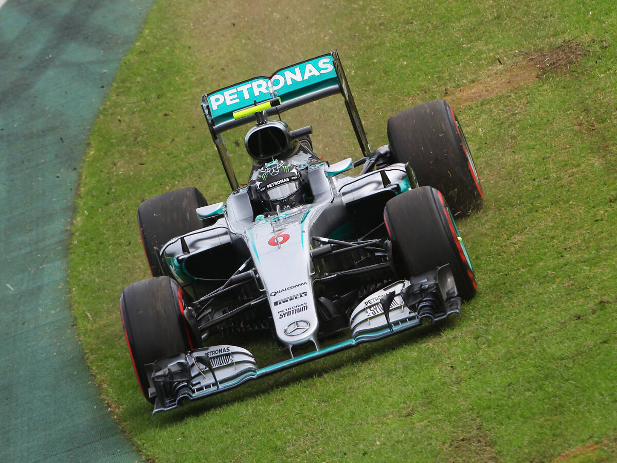 Foto zur News: An der Spitze nichts Neues: Mercedes brilliert, Rosberg nicht