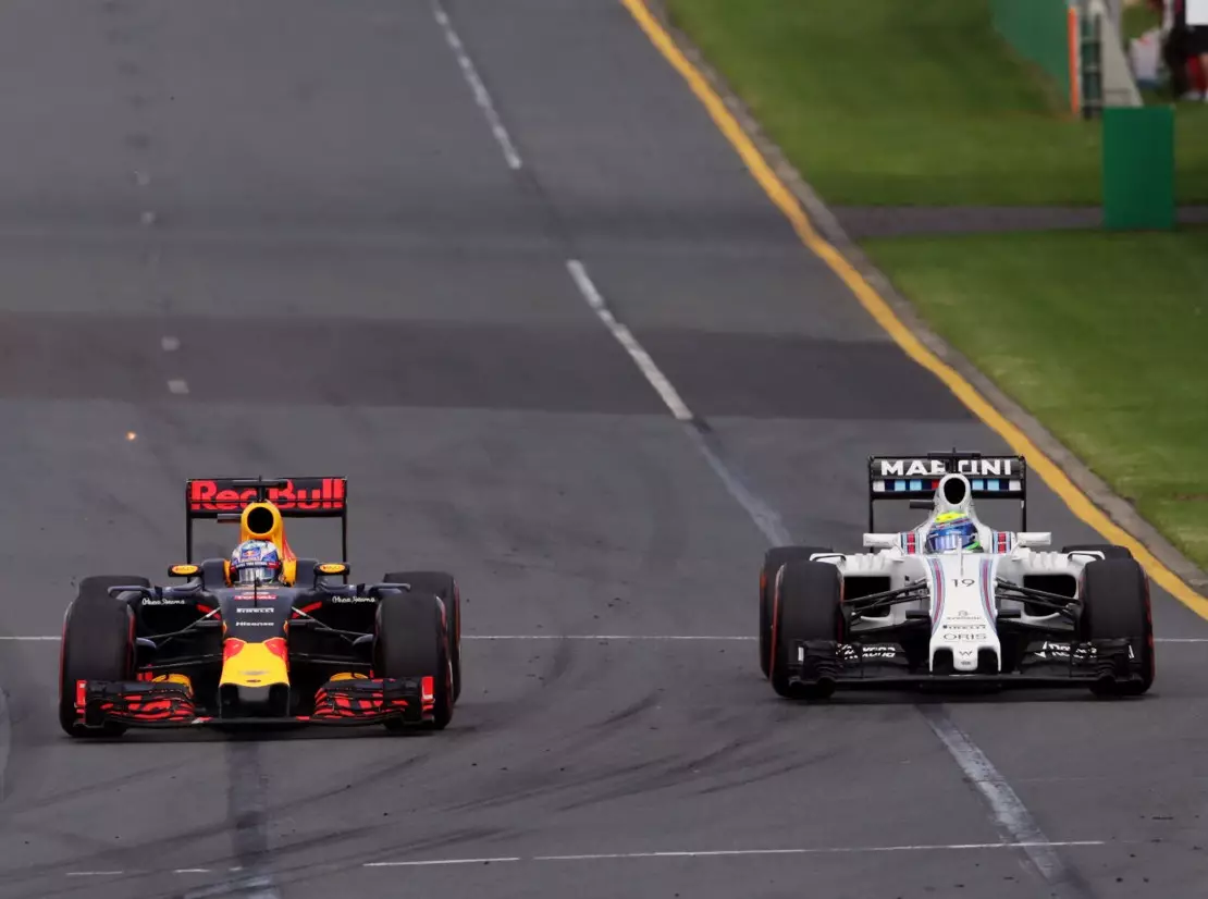 Daniel Ricciardo, Felipe Massa Foto zur News: Gelungene Premiere: Mehr Spannung durch neue Reifenregeln