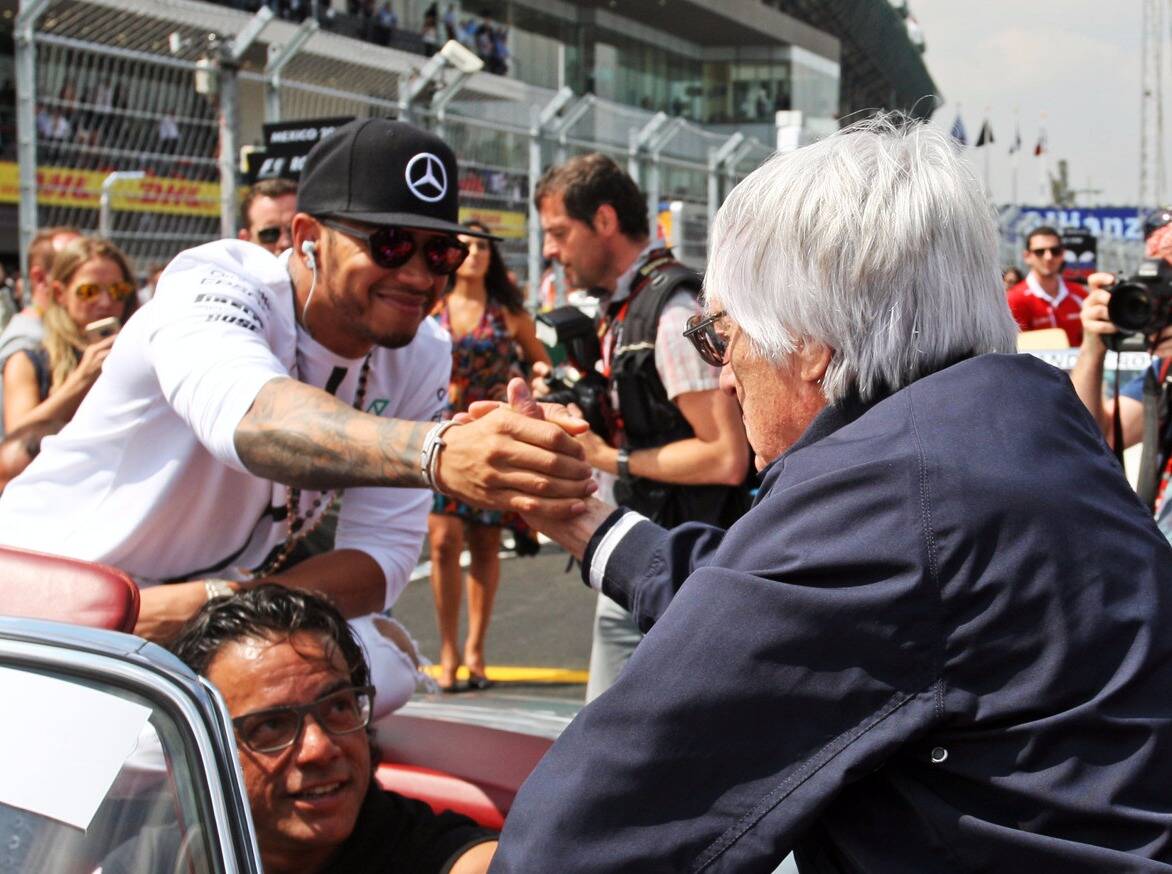 Foto zur News: Bernie Ecclestone: "Hätte gerne 100 Fahrer wie Hamilton"
