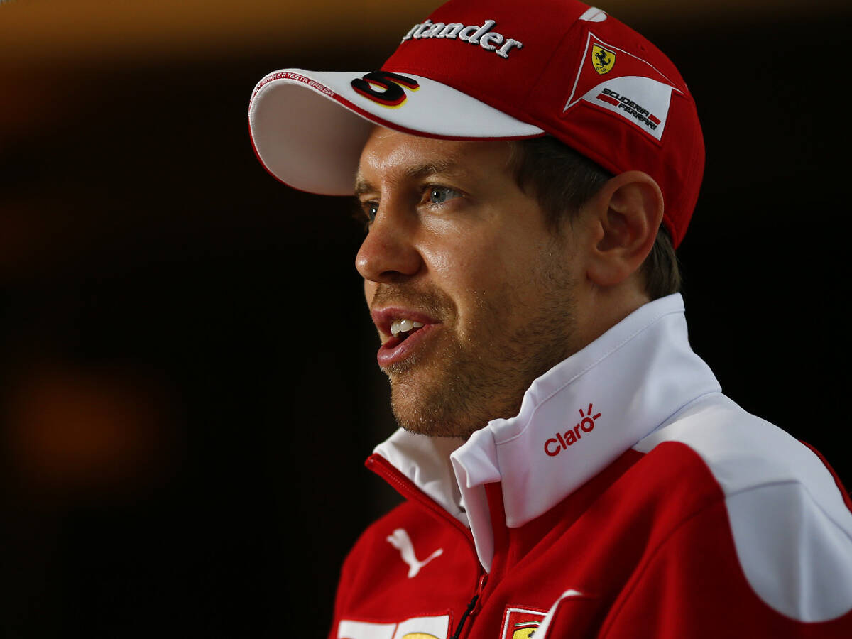 Foto zur News: Sebastian Vettel #AND# Fernando Alonso: "Funkverbot ist Quark"