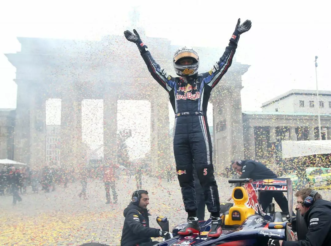Sebastian Vettel Foto zur News: April, April: Was die anderen geschrieben haben