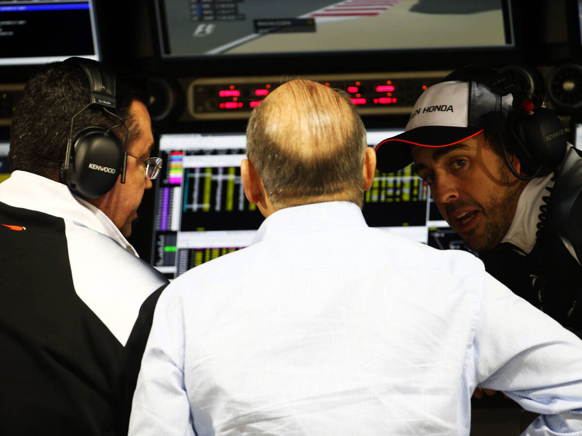 Foto zur News: Nach Freitagstraining: Fernando Alonso wollte doch fahren!