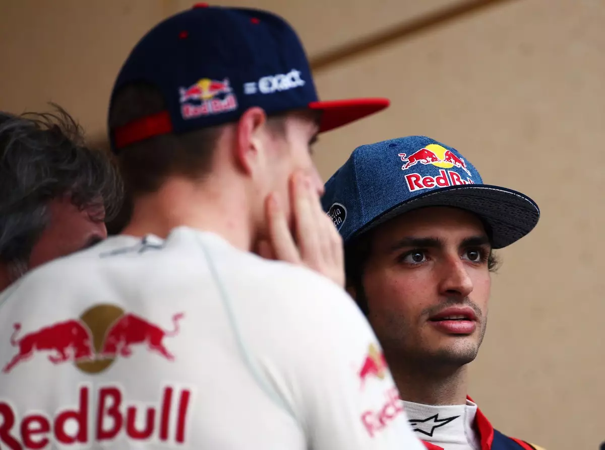 Foto zur News: Verstappens Ansage gegen Sainz: "Gewinne Start gegen ihn"