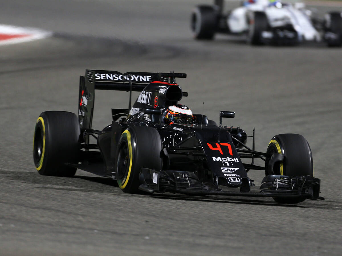 Foto zur News: McLaren: Vandoorne-Debüt überstrahlt glücklosen Button