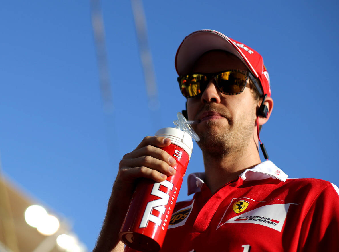 Foto zur News: Nach Ferrari-Ausfällen: Muss Vettel auf Leistung verzichten?