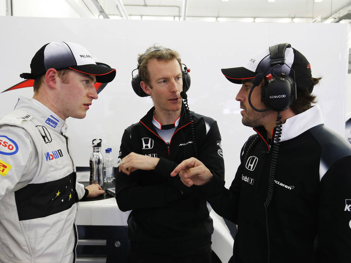 Foto zur News: Fernando Alonso: Button war in Bahrain besser als Vandoorne