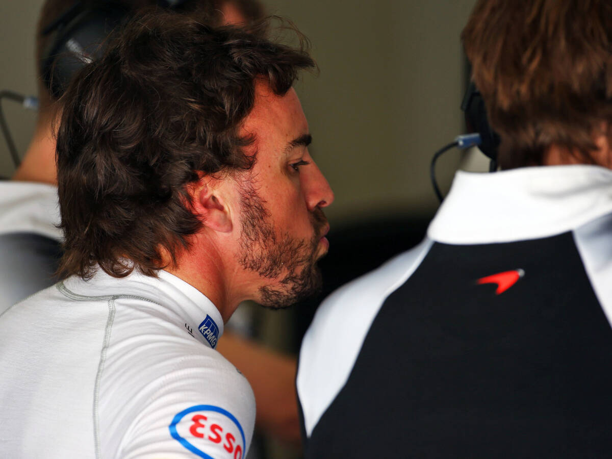 Foto zur News: Alonso erhält FIA-Freigabe für das ganze Wochenende